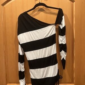 Koucla Black and White Off-Shoulder Top